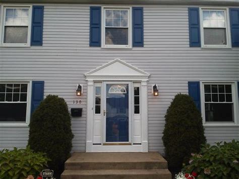 gray house navy shutters